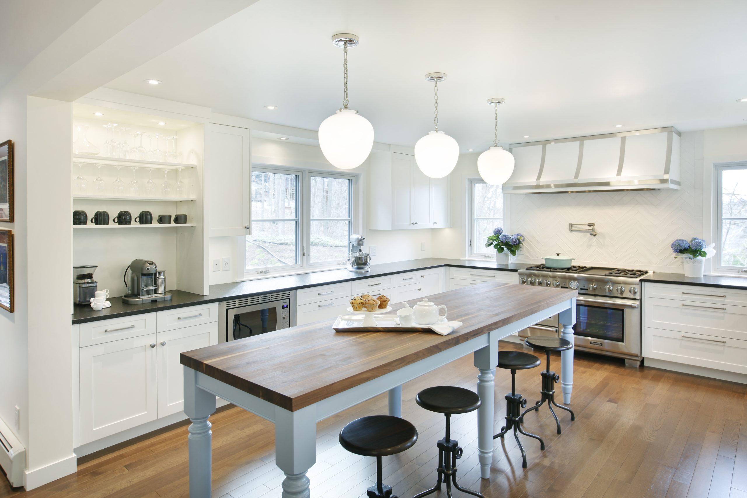 Why You Should Love Modern Farmhouse Kitchens