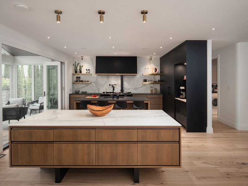 Kitchen with two islands