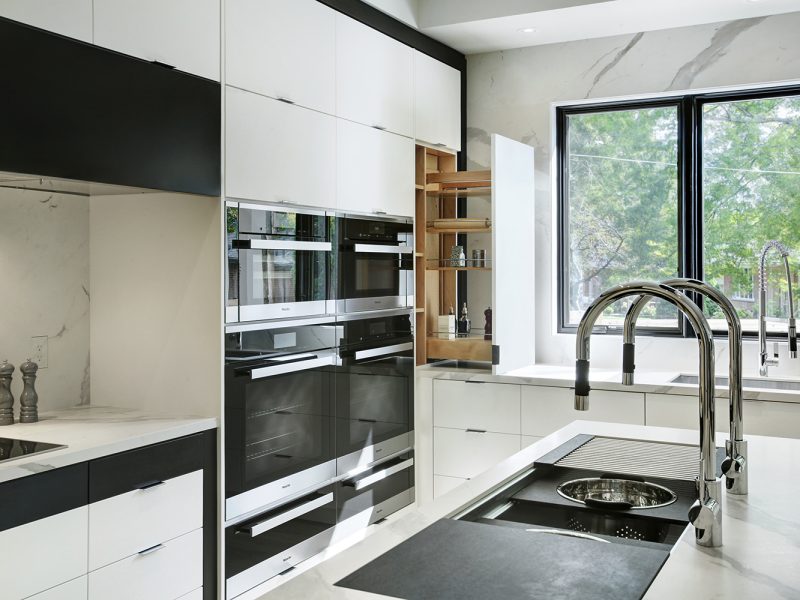 Kitchen storage in pullout cabinet