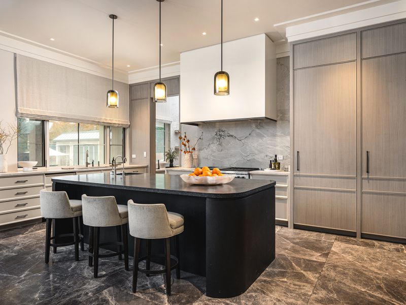 Modern custom cabinets in Oakville, Ontario