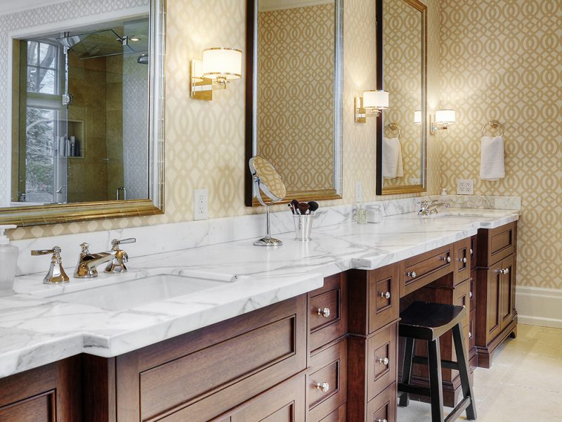 Primary ensuite with vanity seating