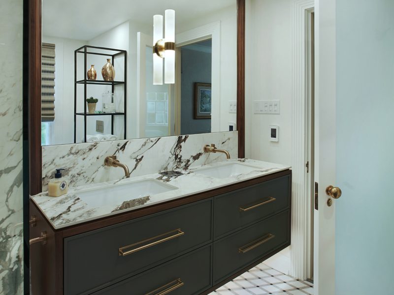 primary-ensuite-unique-vanity